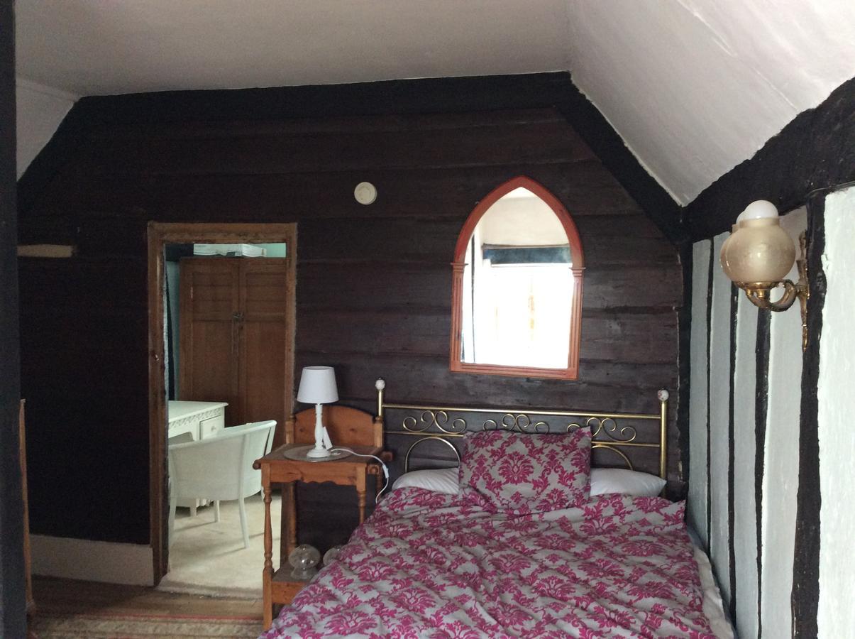 Swanhouse Bed & Breakfast Харуич Екстериор снимка