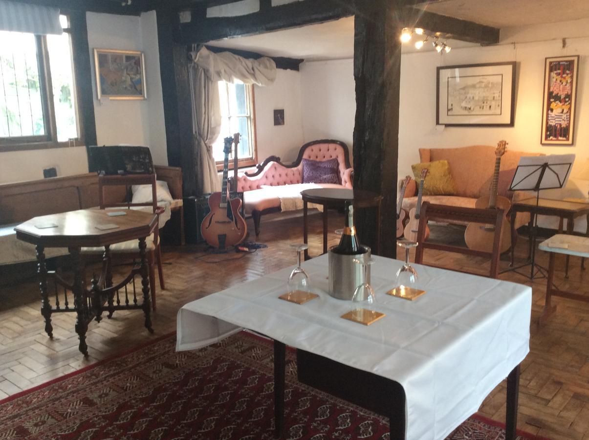 Swanhouse Bed & Breakfast Харуич Екстериор снимка